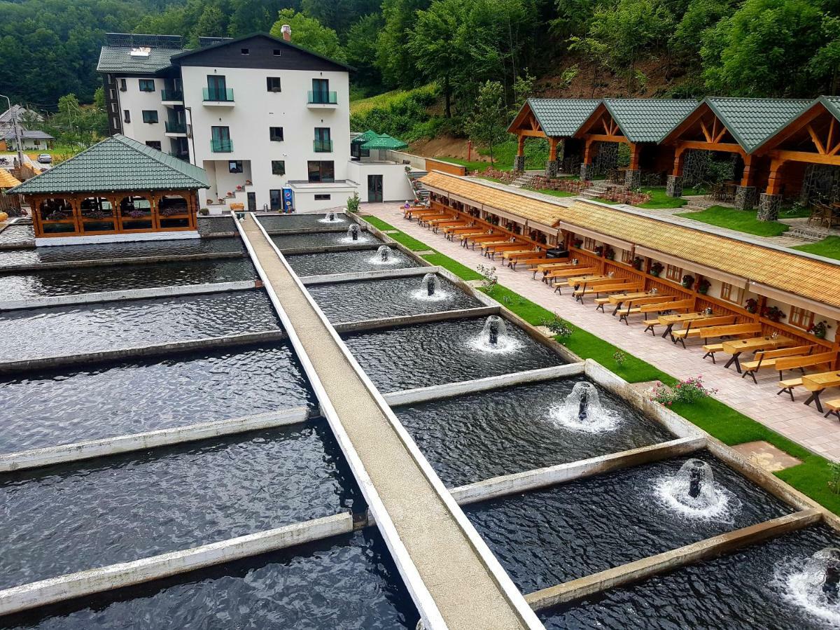 Lostrita - Pastravarie, Hotel & Spa バイア·マーレ エクステリア 写真